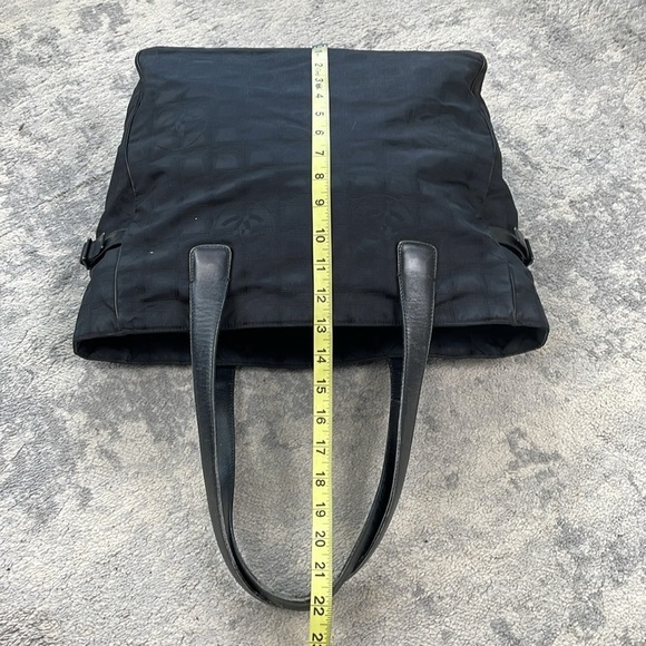 Chanel Travel Line Canvas Leather Tote Bag GM Black Side Buckles Zip Top - Picture 8 of 17